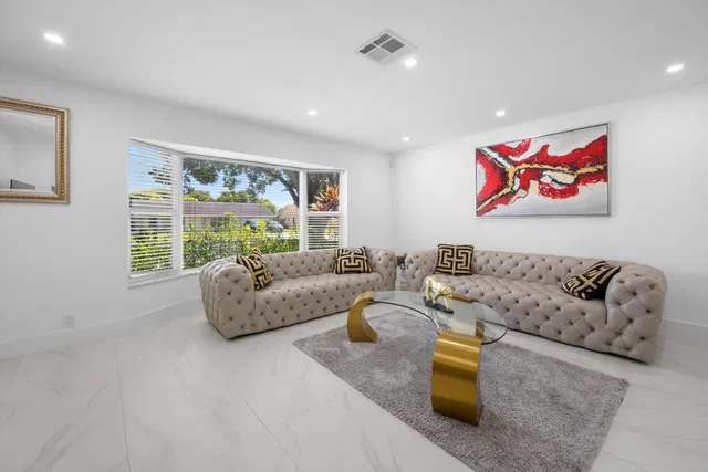 Residence photo 5