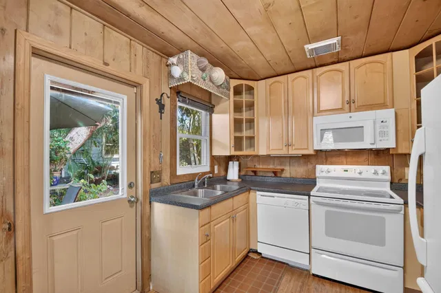 West Palm Beach Residence photo 5