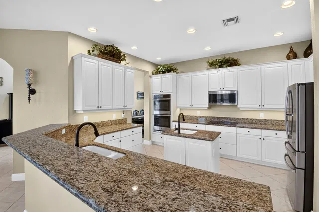 Residence photo 19