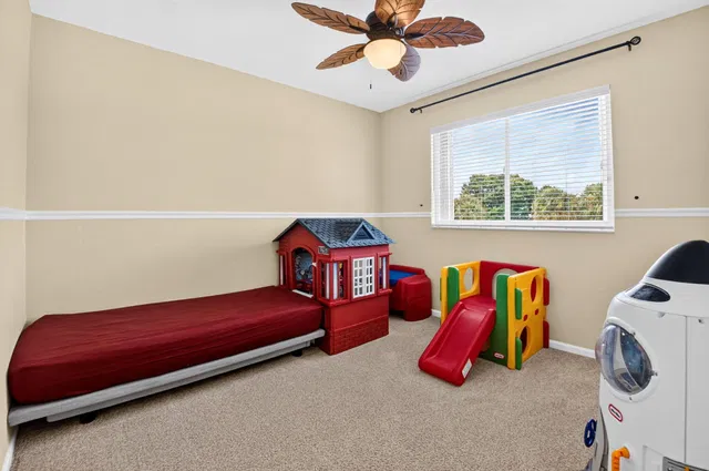 Residence photo 53