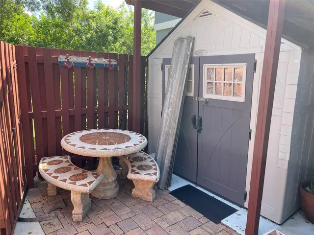 Unit G photo 13