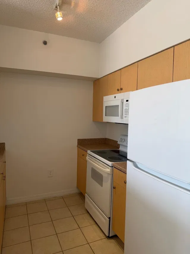 The Montecito Unit 407 photo 9