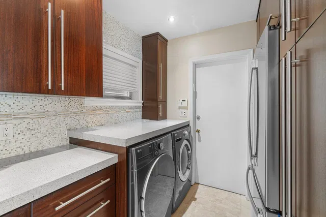  Residence photo 8