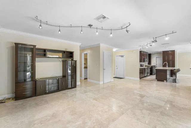  Residence photo 17