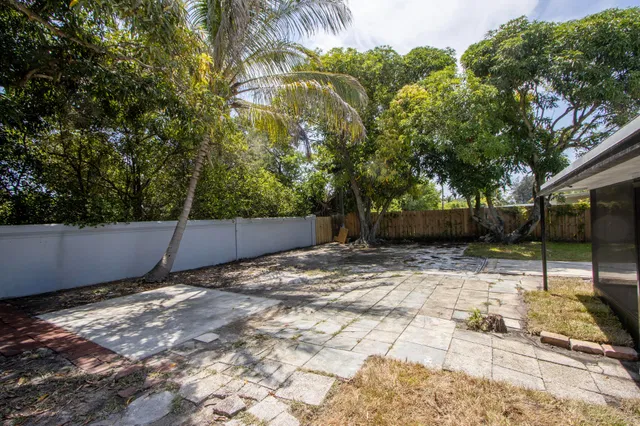 Residence photo 12