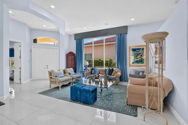 Residence photo 9