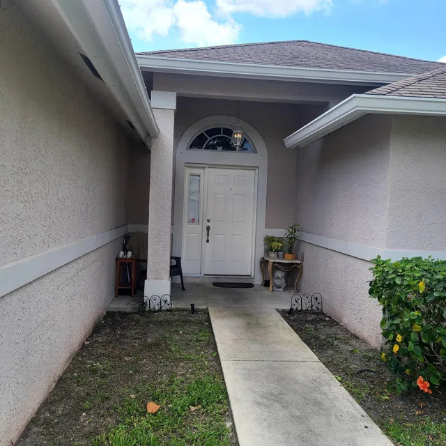 Residence photo 2