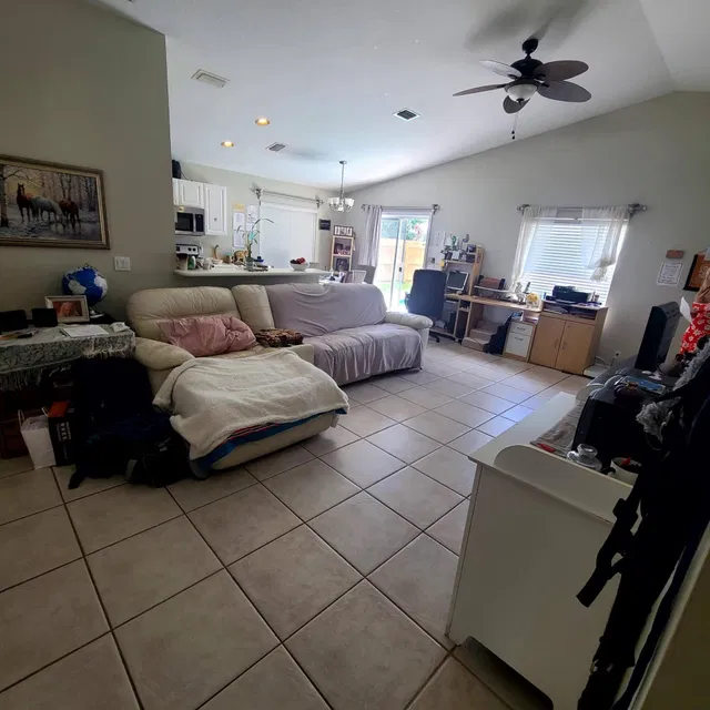 Residence photo 4
