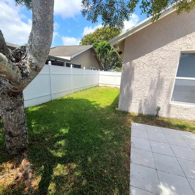 Residence photo 17