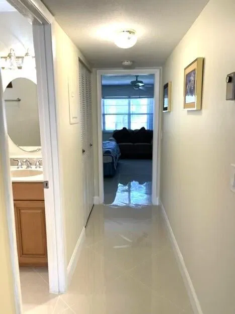 Unit B photo 18