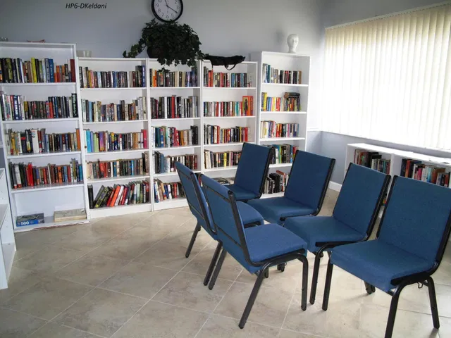 Unit B photo 44
