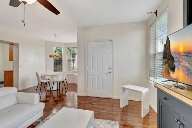 Residence photo 6