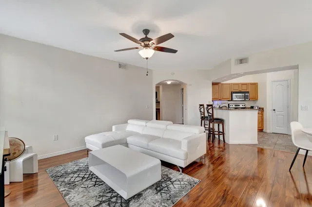 Residence photo 7