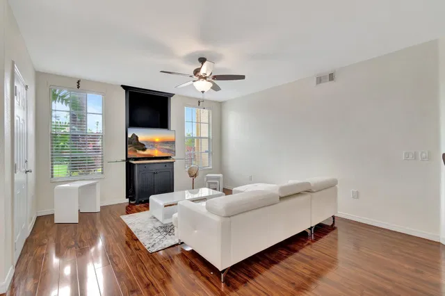 Residence photo 9