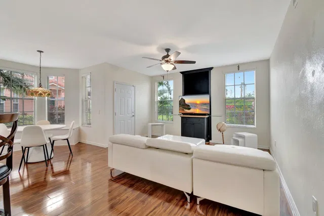 Residence photo 10