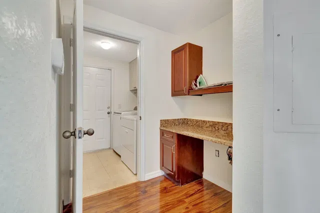 Residence photo 30