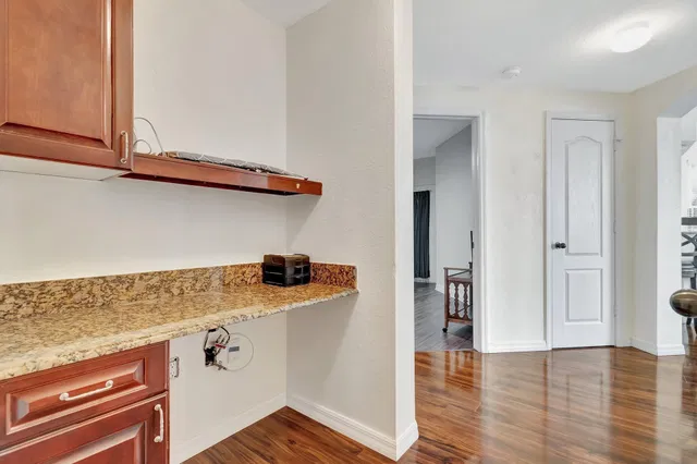 Residence photo 32