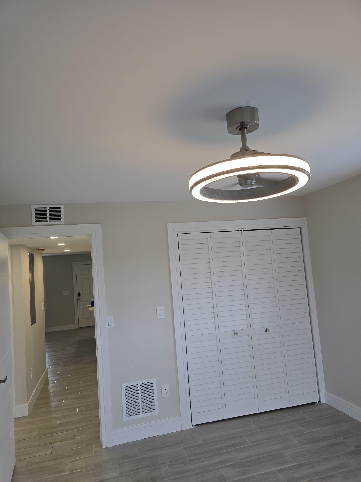 Unit 215 photo 18