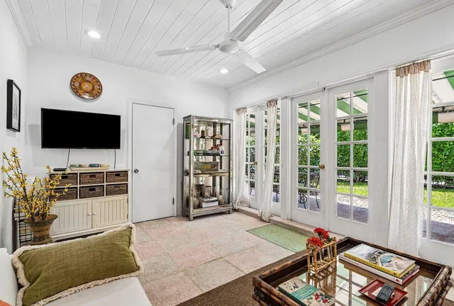 North End Palm Beach Residence photo 12