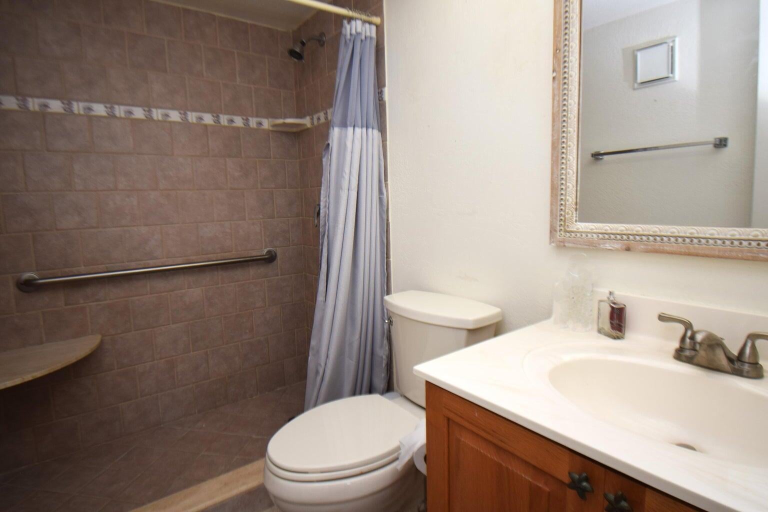 Unit 414 photo 18