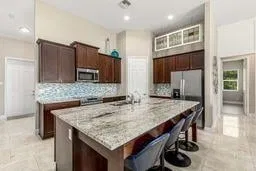 Residence photo 8