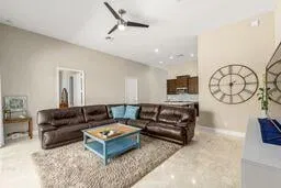 Residence photo 11