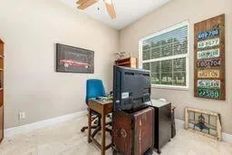 Residence photo 17