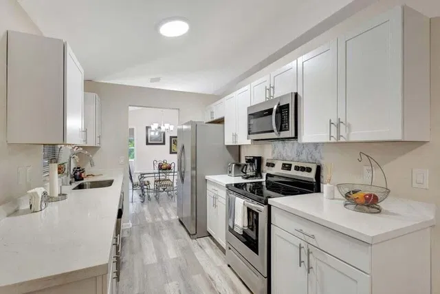 Residence photo 19