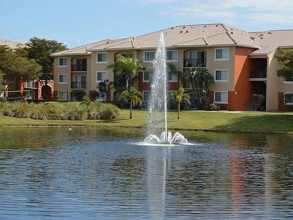 Unit 1316 photo 6