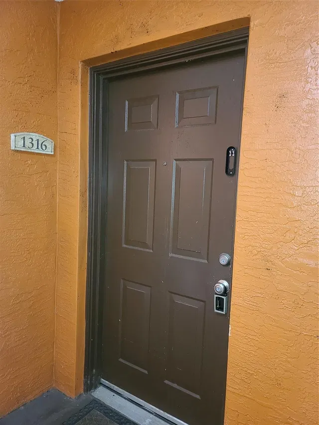 Unit 1316 photo 8