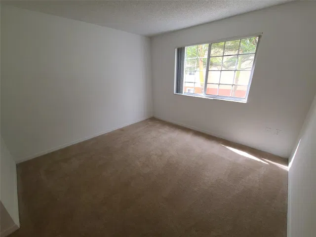 Unit 1316 photo 14