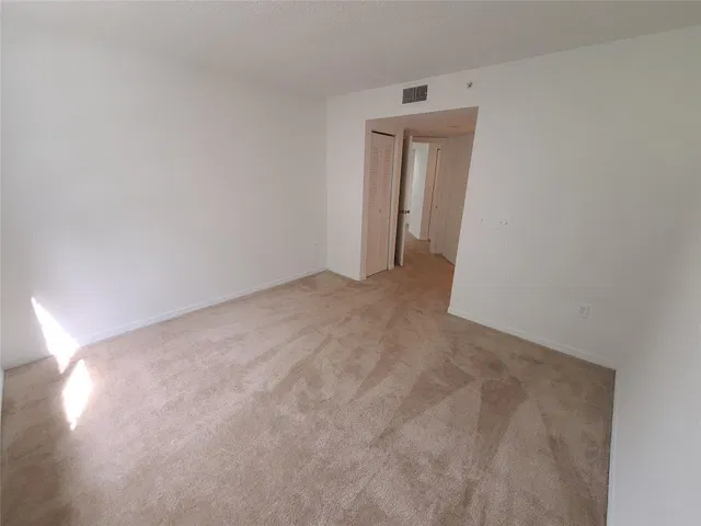 Unit 1316 photo 15