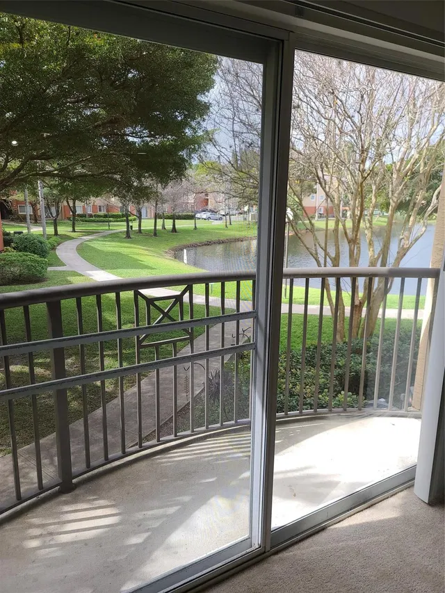 Unit 1316 photo 18