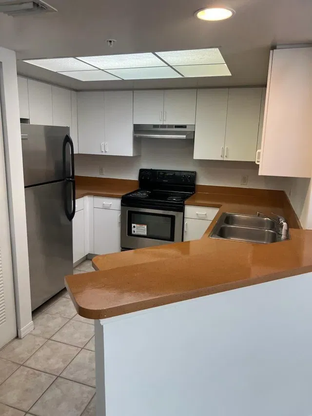 Unit 810 photo 12