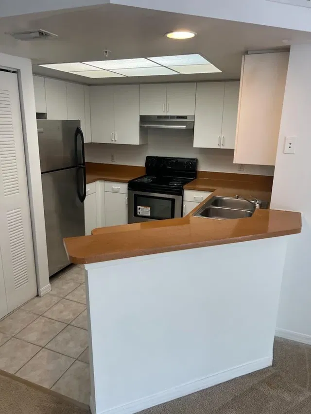 Unit 810 photo 13