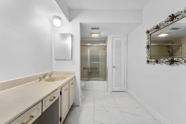 Unit 107 photo 15