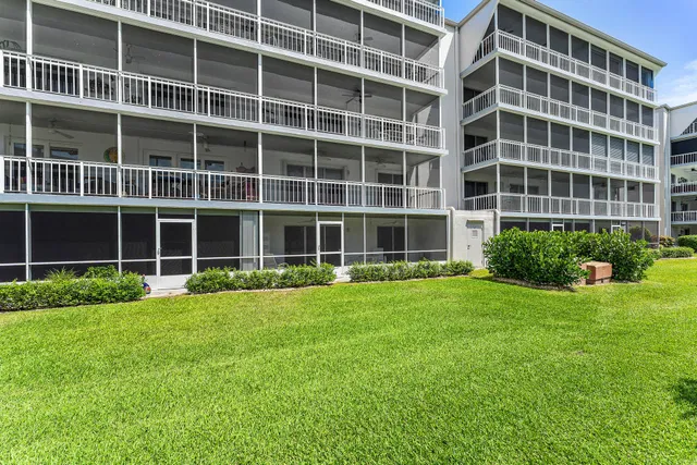 Unit 107 photo 25