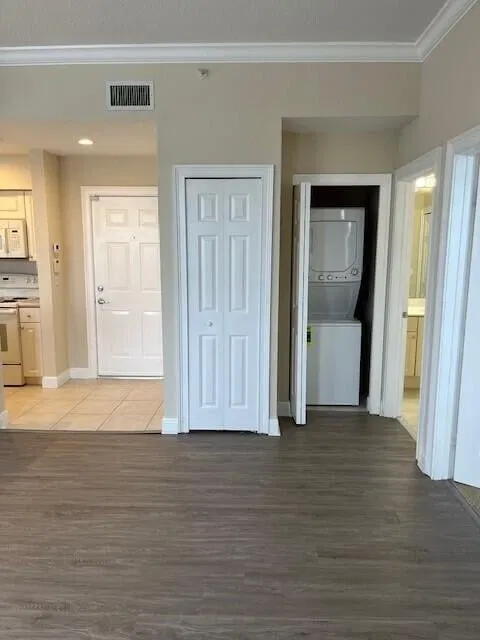 Unit 303 photo 7