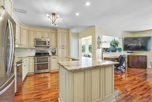 Unit 6-201 photo 15