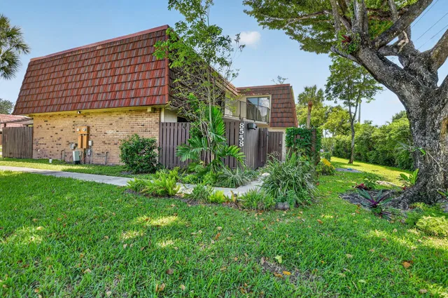 Residence photo 2