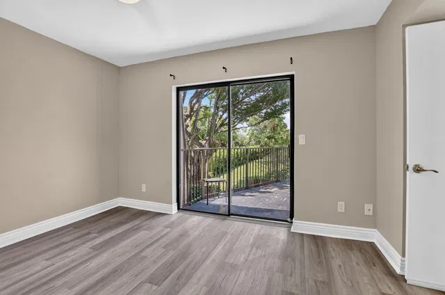 Residence photo 18