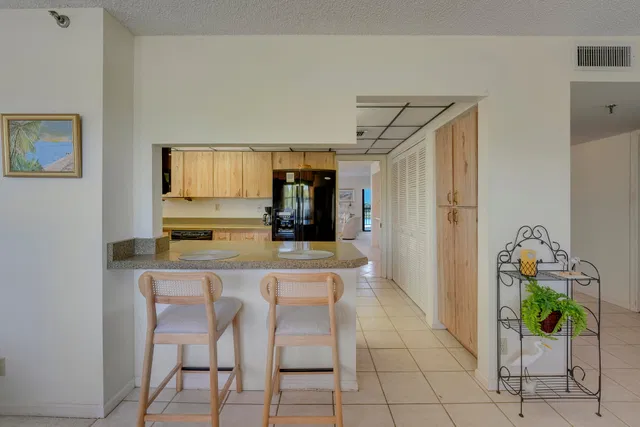 Unit 403 photo 19