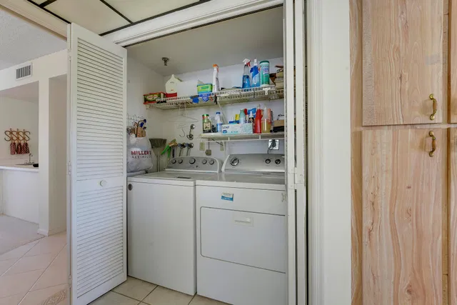 Unit 403 photo 23