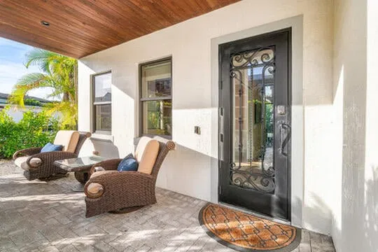 Residence photo 2