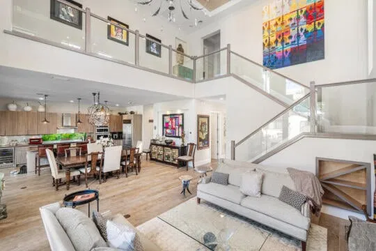 Residence photo 5