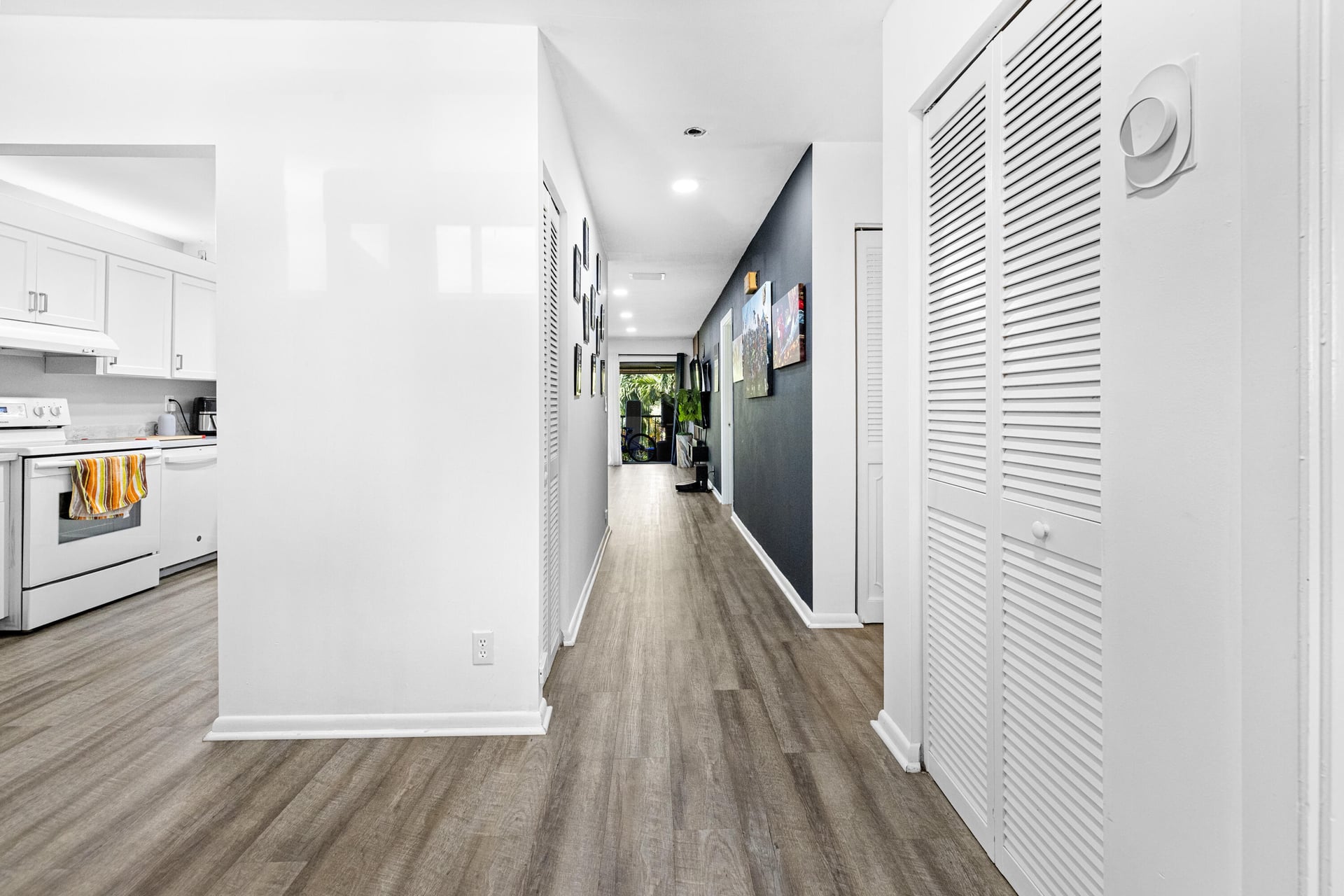 Unit 206 photo 2