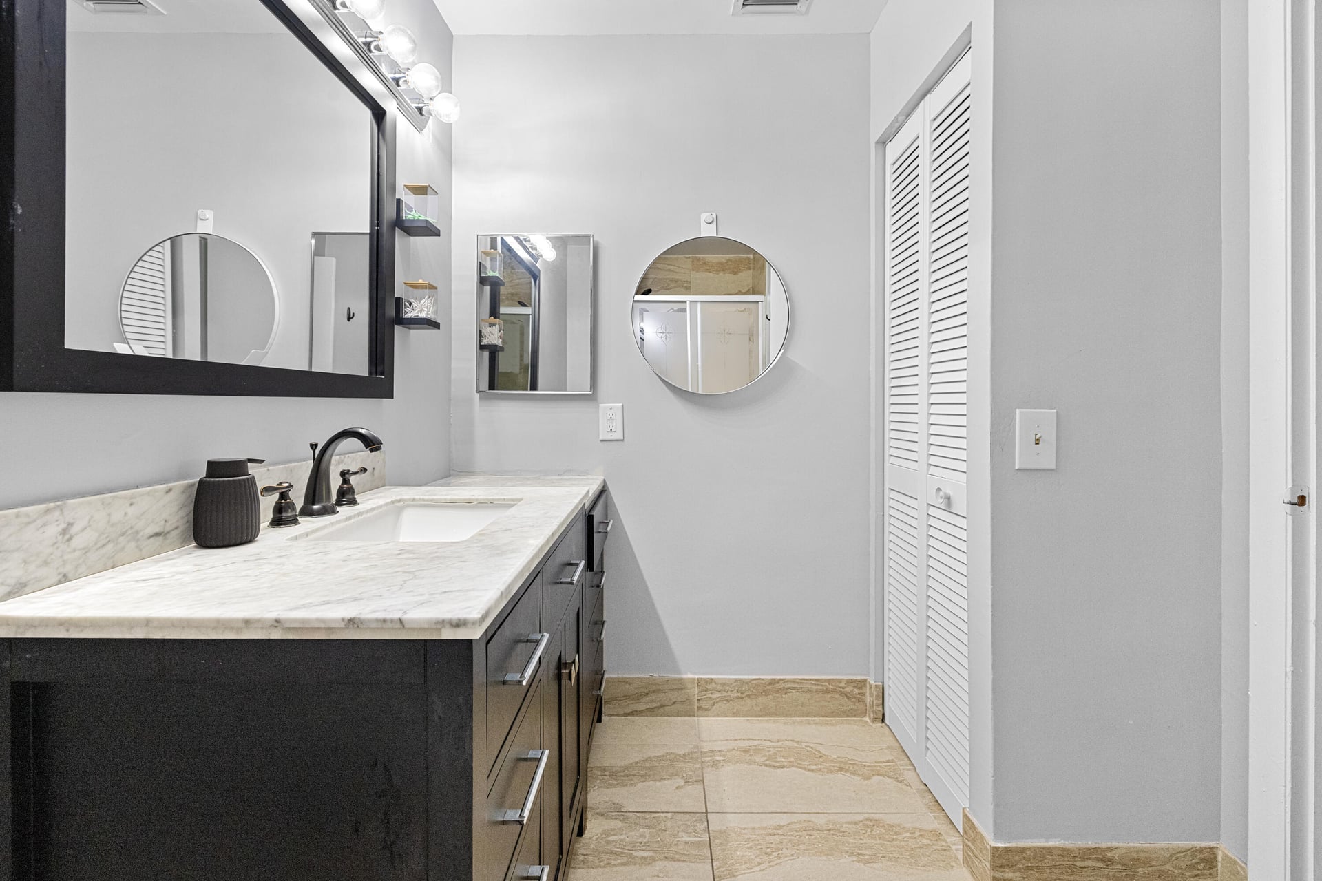 Unit 206 photo 17