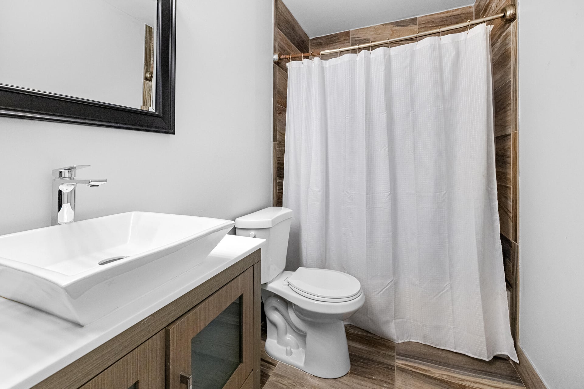 Unit 206 photo 21