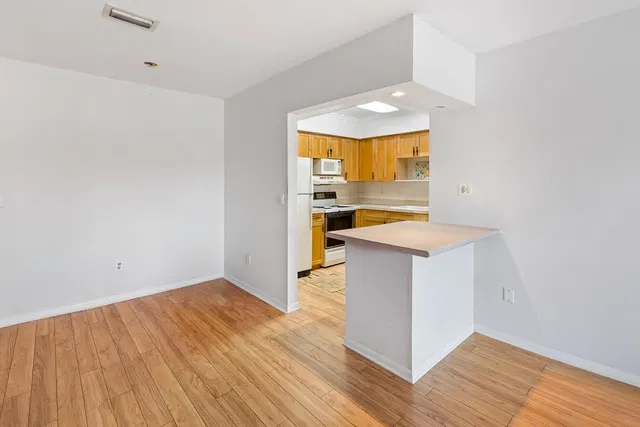 Unit Unit B31 photo 8