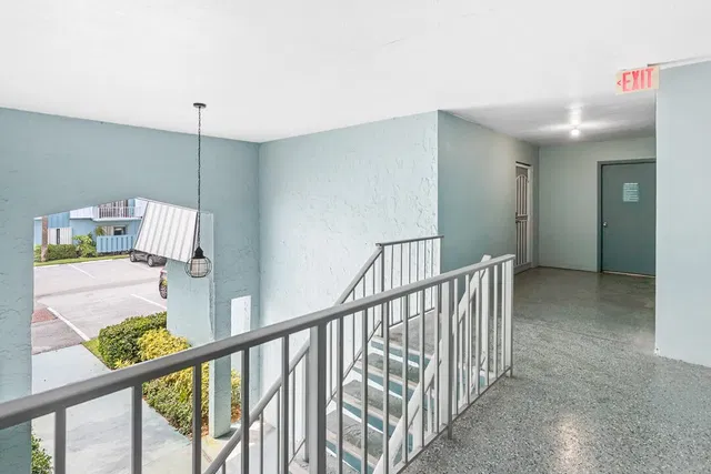 Unit Unit B31 photo 28